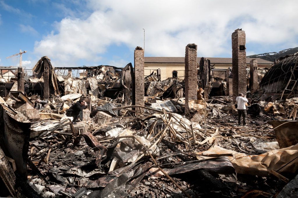Incendio alla città della scienza di Napoli: i resti